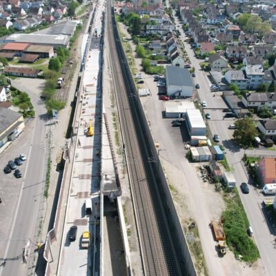 Luftbild der Gleisarbeiten.